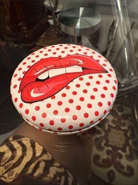 Polka Dot Red Lip Mirror Detail